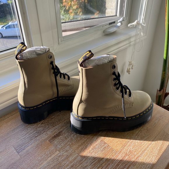 Doc Martens 1460 Max Leather Platform Boots - Pale Olive - Pisa - Picture 12 of 14